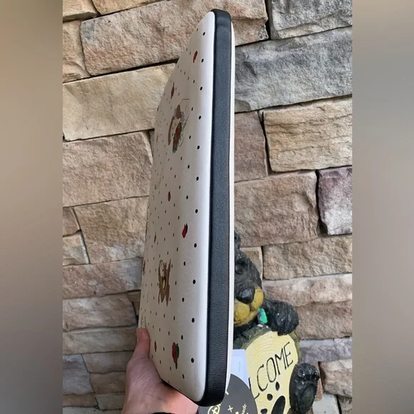 Authentic KATE SPADE Saffiano leather beauty & the beast laptop zip case - Picture 7 of 10